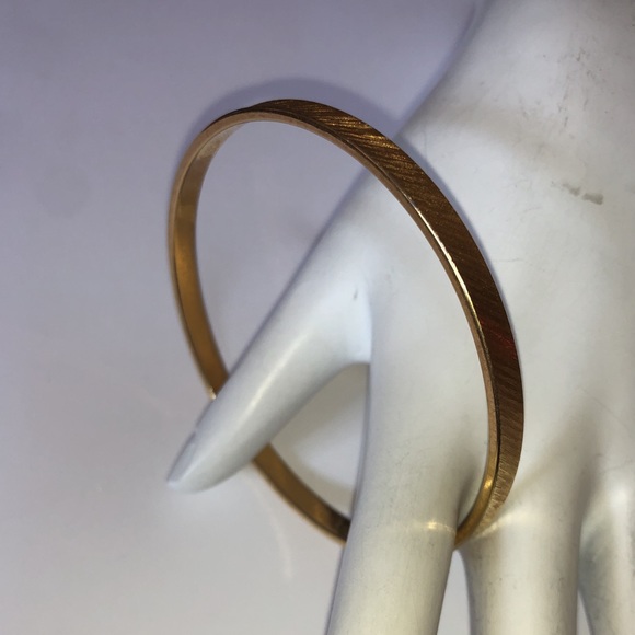 Vintage MONET Textured Gold Bangle Bracelet Modern - Picture 9 of 10